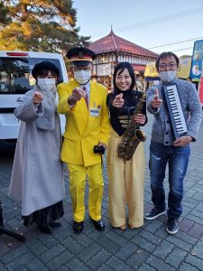 秩父鉄道長瀞駅で演奏してきました(w/ 立川真司さん、ダーリンハニーの吉川正洋さん)